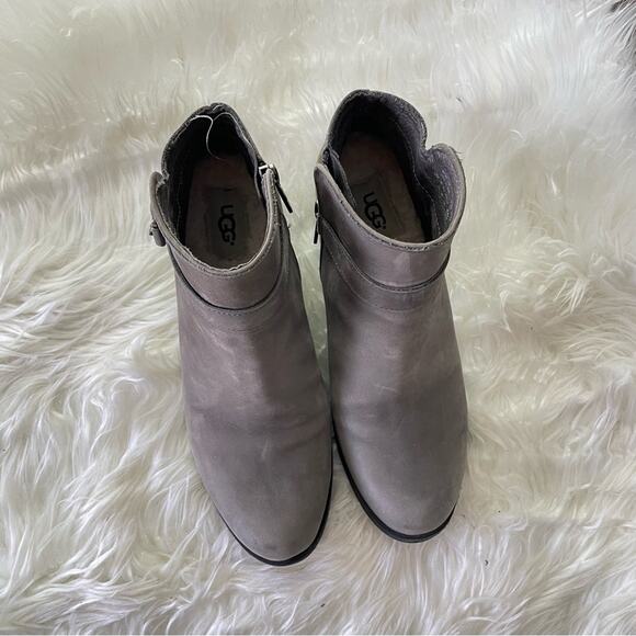UGG | Women’s Bellamy Nubuck Tan Grey Buckles Water Resistant Bootie Ankle Boots - Picture 5 of 11